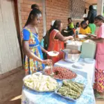 Élèves d'Okana réunis pour le repas offert par l'Association Perspectives